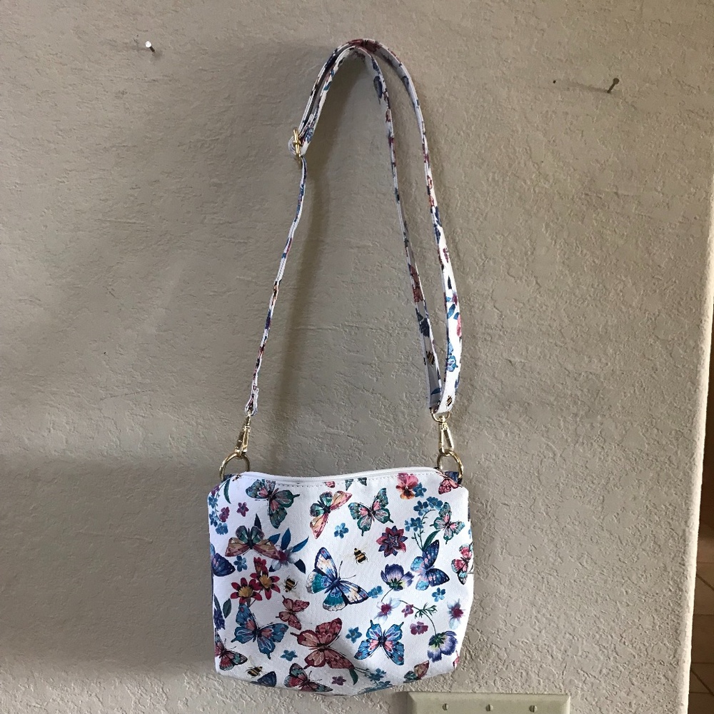 Imoshion Crossbody Butterfly Purse. NWOT